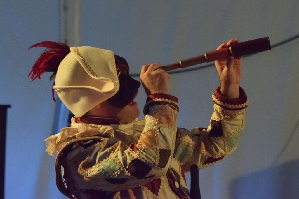 Alina-animation-spettacoli-teatrali-Arl-Leonardo e la luna